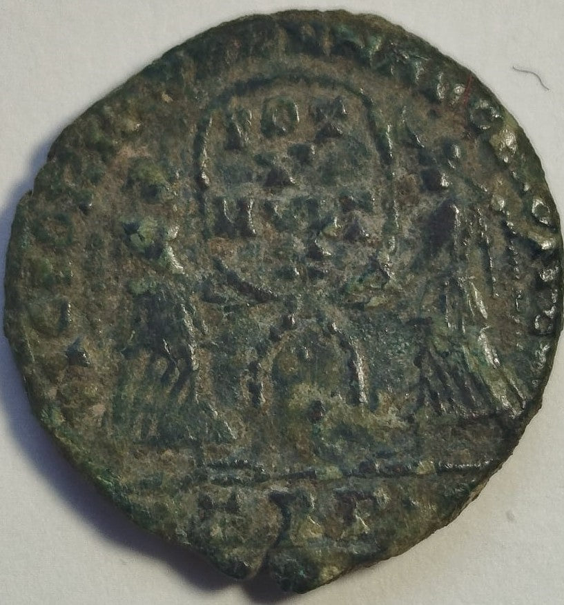 MAGNECIO. Cuadrante 350 a 353.C. MBC- 2,42g.
